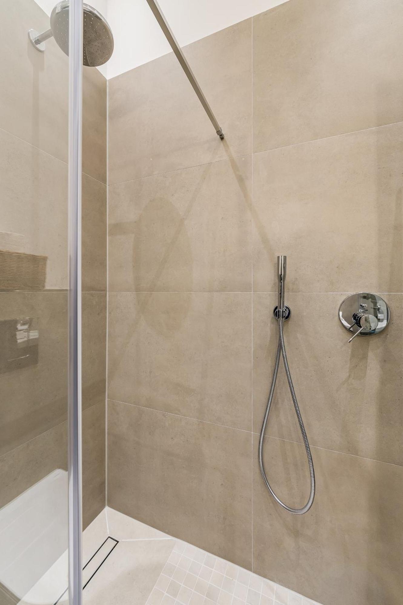 Luxurioeses Designer Mit 3 Schlafzimmern Apartment *